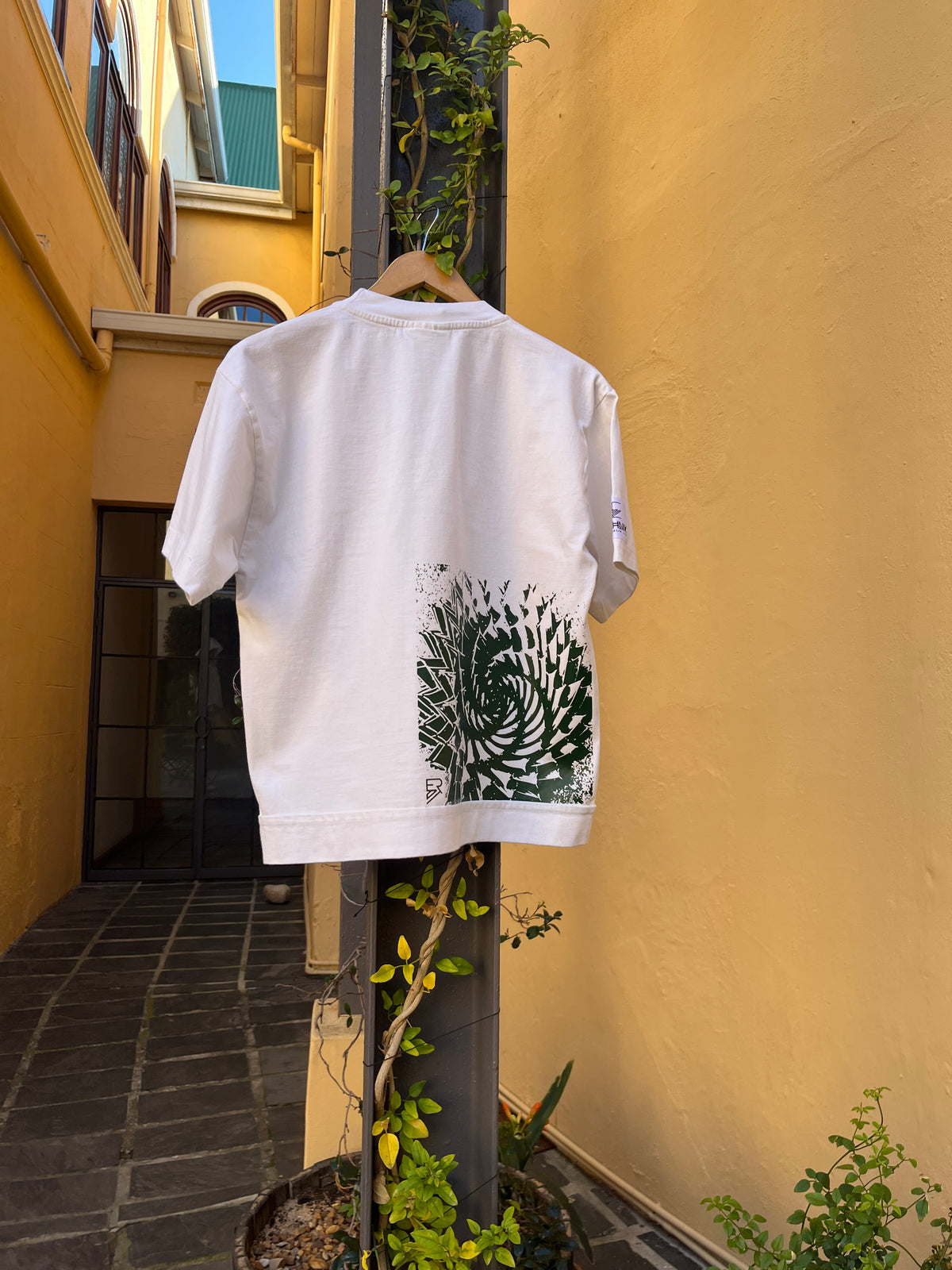 Kharetsa Graphic T-Shirt